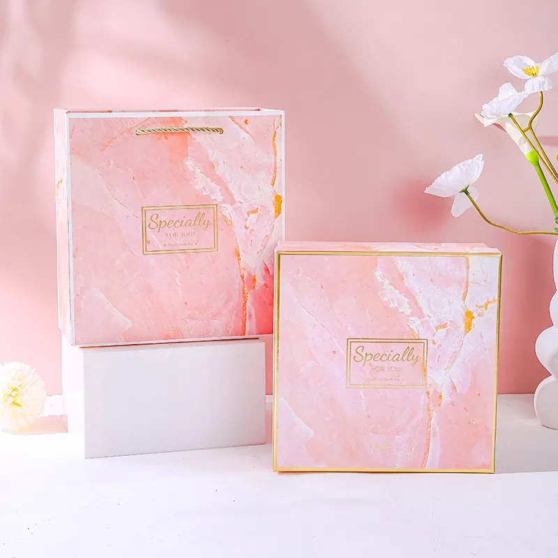 Luxury Empty Packaging Paper Gift Box Customized Printed Festival Rigid Boxes Handbag with Handle Cosmetic