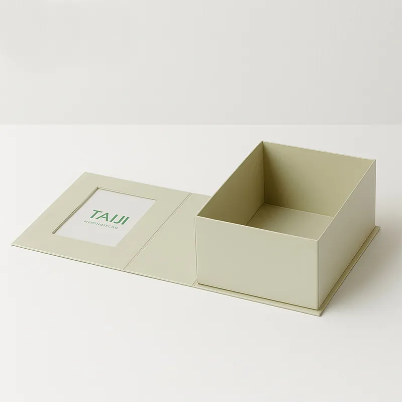 Custom Matte Coated Rigid Paper Box Window Gold Foil Stamping Sponge Lining Custom Logo Printed Folders for Eyelash Products