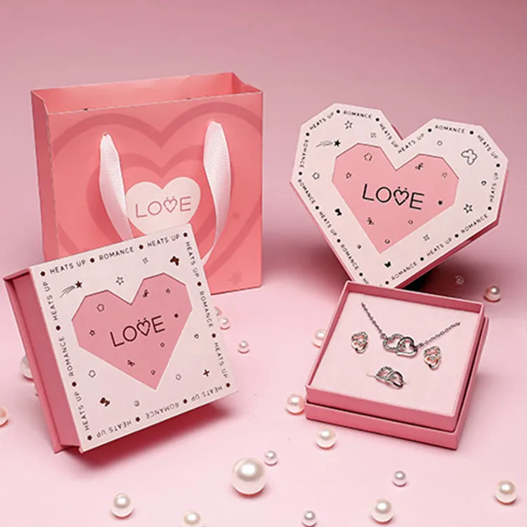 Customizable Magnetic Closure Jewelry Candle Gift Box Ribbon Handle Rigid Paperboard Packaging for Necklace Heart Shape Cosmetic