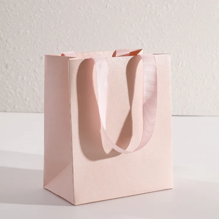 Custom Gift Paper Bags Custom Logo Gift Bags Wholesale White Card Gift Bags Luxury Gift Packaging Bags Eco Friendly Gift Bags