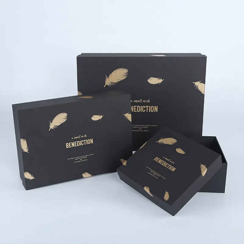 Custom Valentine's Day Gift Box with Sponge Lining Matt Lamination UV Coating Personalized Cardboard Rigid Packaging Box