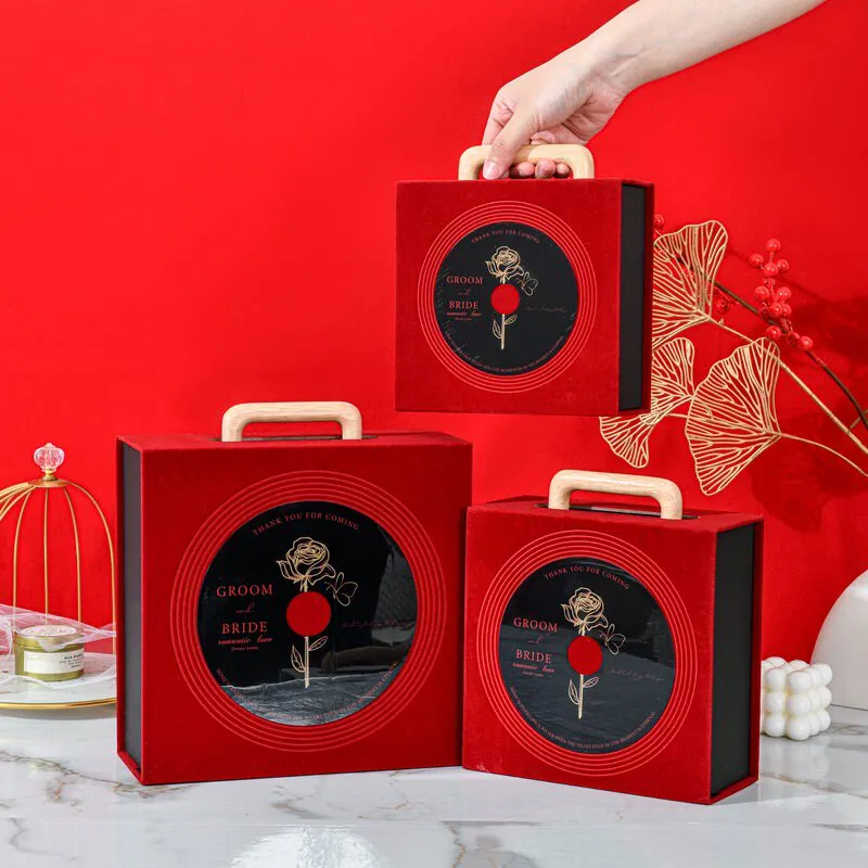 Luxury Suitcase Style Gift Box with Handle, Custom Clear Window Rigid Paper Box for Wedding Party Favor Chocolate Packaging