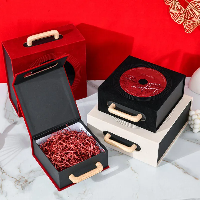 Luxury Suitcase Style Gift Box with Handle, Custom Clear Window Rigid Paper Box for Wedding Party Favor Chocolate Packaging
