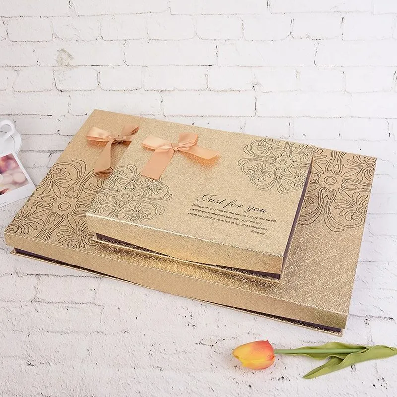 Eco-friendly Custom Logo Embossed Luxury Truffle Gift Packaging Book Shaped Rigid Paper Magnetic Closure Chocolate Box Plastic