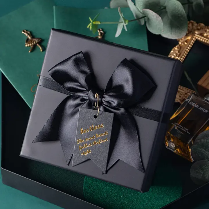 Customized Two Pieces Box Cardboard Hard Box Embossing or Debossing Gold Foil Stamping UV Coating Gift Packaging for Cosmetic