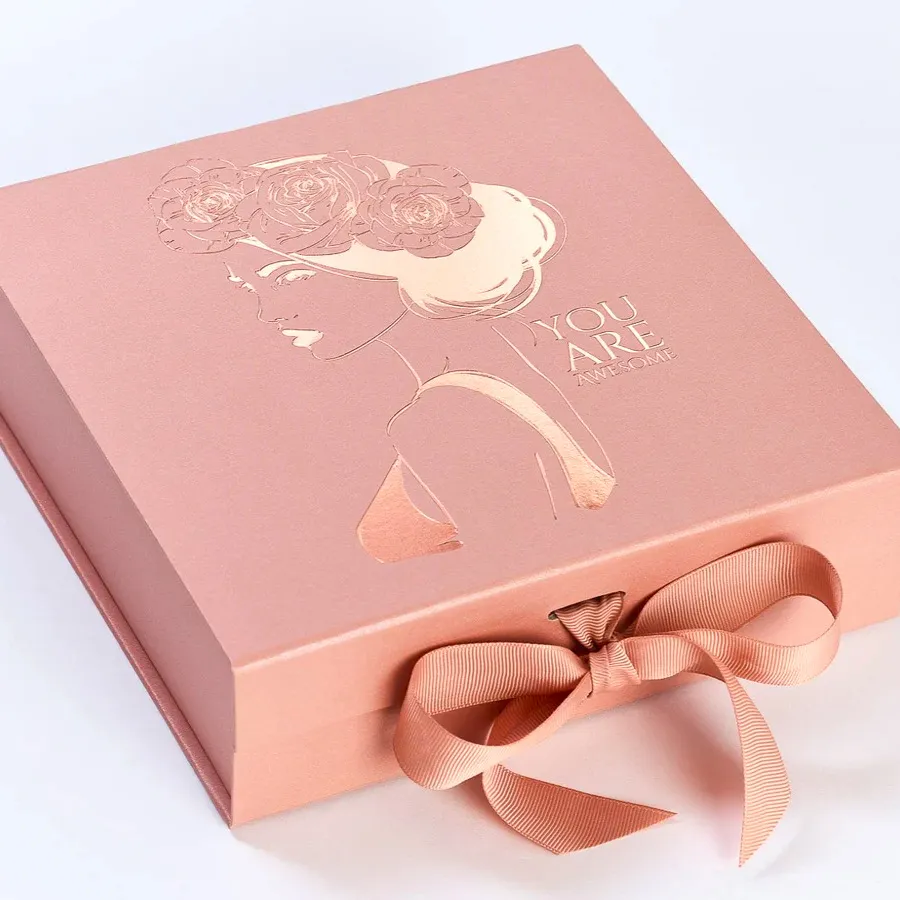 Wholesale Custom Logo Printed Recycled Materials Matte High Quality Cardboard Gift Boxes Magnetic Folding Apparel Packaging