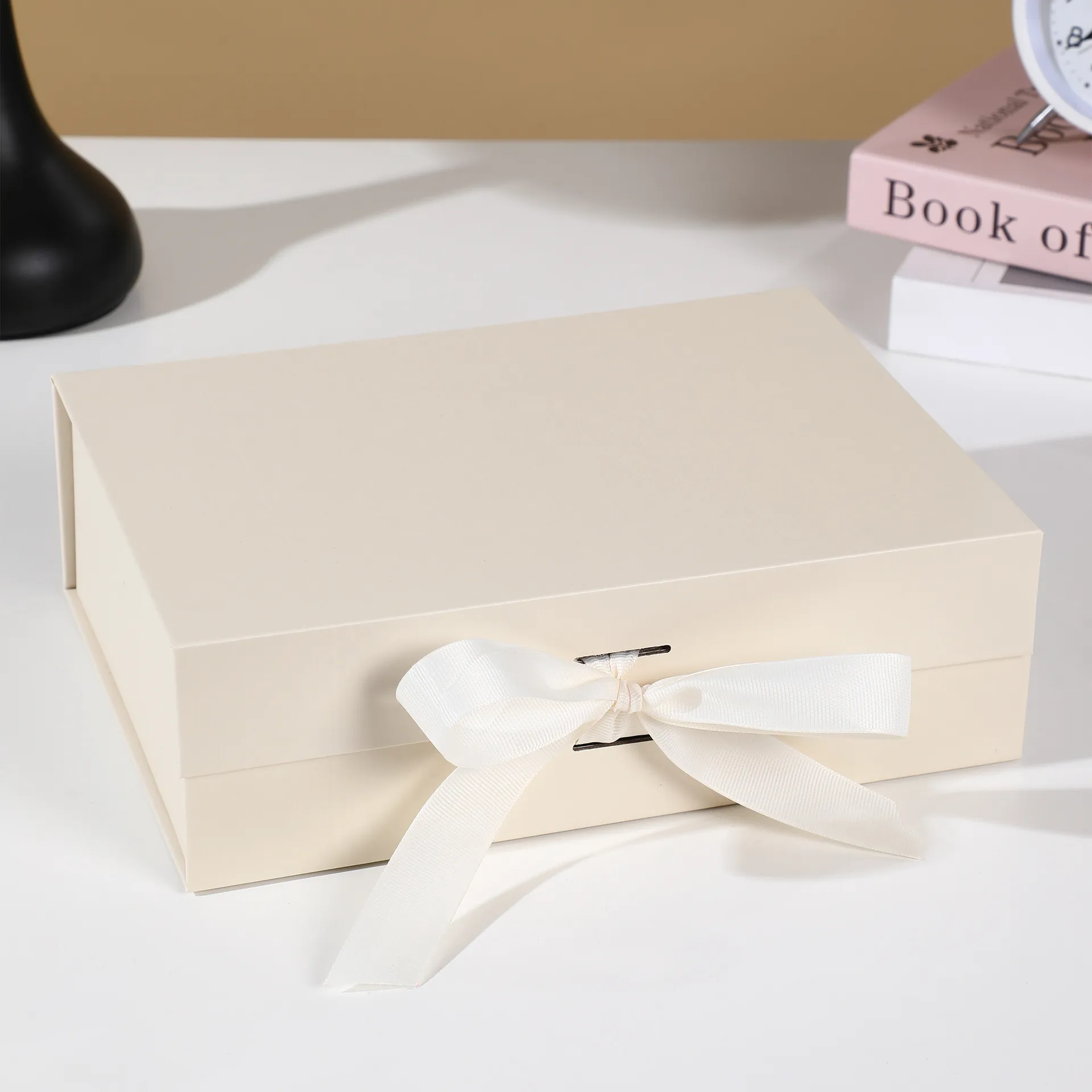 Custom Logo Size Luxury Magnetic Flip Cosmetic Packaging Gift Box with Embossing Recycled Materials Ribbon Closure