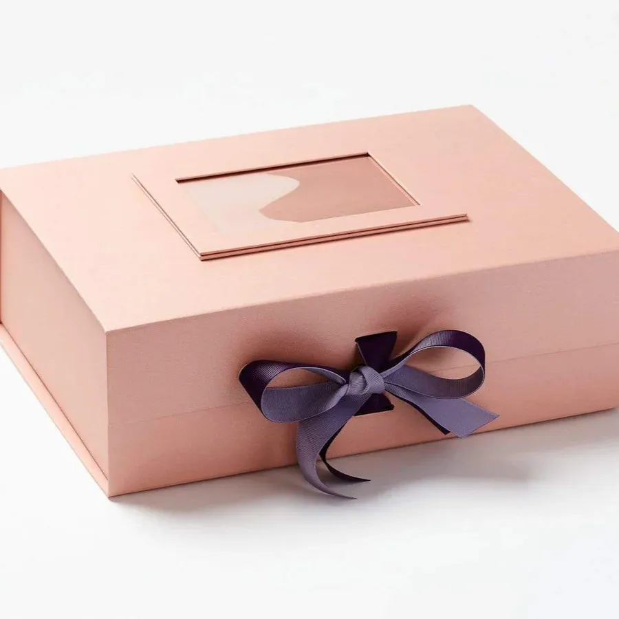 Wholesale Custom Logo Printed Recycled Materials Matte High Quality Cardboard Gift Boxes Magnetic Folding Apparel Packaging