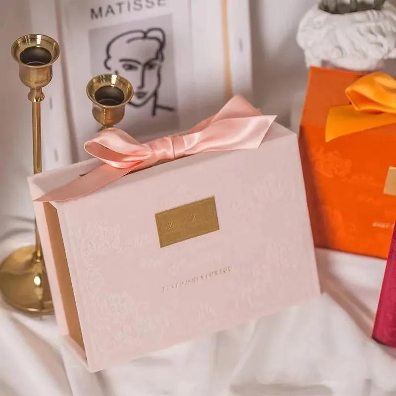 Wholesale Custom Design Velvet Rigid Cardboard Paper Cosmetic Luxury Perfume Skin Care Serum Packaging Wedding Gift Embossing